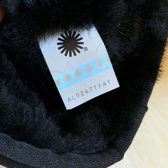 UGG Black Classic Short II Boots - Picture 8 of 8